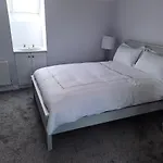 Semesterbostad 4 Bedroom, 15 Min To Quiet Retreat. *