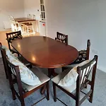 4 Bedroom, 15 Min To Quiet Retreat. Semesterbostad