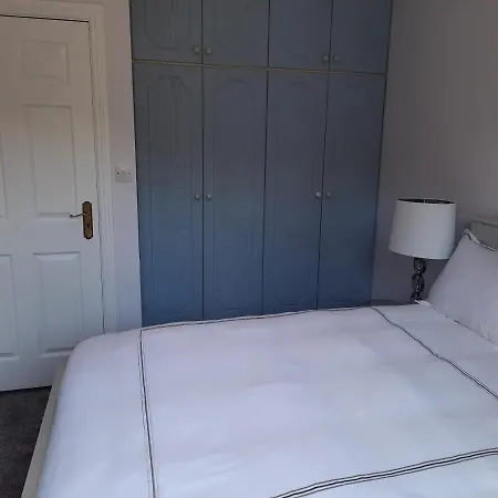 4 Bedroom, 15 Min To Quiet Retreat. بيت للعطل *