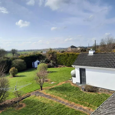 4 Bedroom, 15 Min To Quiet Retreat. Semesterbostad Limerick Junction