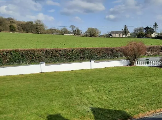 4 Bedroom, 15 Min To Quiet Retreat.