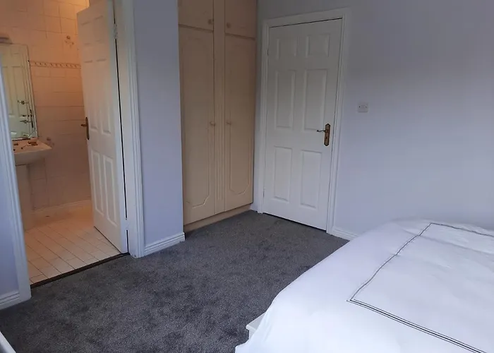 4 Bedroom, 15 Min To Quiet Retreat. 度假居 Limerick Junction